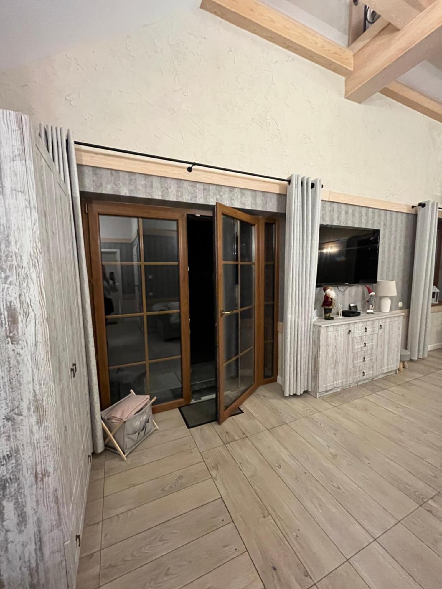 Dworek Holny Hołny Wolmera Exteriör bild