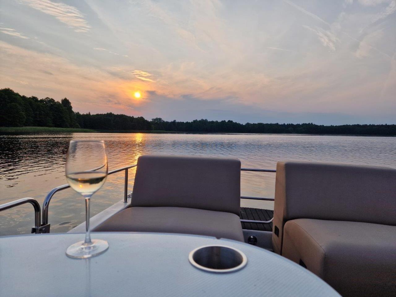 Dworek Holny Hołny Wolmera Exteriör bild